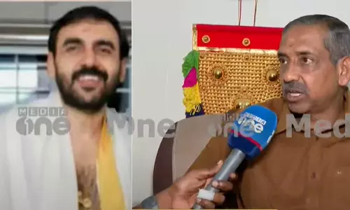 ശബരിമല ദ്വാരപാലക ശിൽപ വിവാദം: ചെമ്പ് പാളി സ്വർണം പൂശാൻ കൊണ്ടുപോയി, ഉണ്ണികൃഷ്ണൻ കൈവശം വെച്ചത് ഒരുമാസം; മുൻ തിരുവാഭരണം കമ്മീഷണർ ആർ.ജി രാധാകൃഷ്ണൻ ശബരിമല ദ്വാരപാലക ശിൽപ വിവാദം: ചെമ്പ് പാളി സ്വർണം പൂശാൻ കൊണ്ടുപോയി, ഉണ്ണികൃഷ്ണൻ കൈവശം വെച്ചത് ഒരുമാസം; മുൻ തിരുവാഭരണം കമ്മീഷണർ ആർ.ജി രാധാകൃഷ്ണൻ