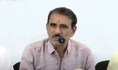 പ്രിന്‍റുവിന്‍റെ  പേരിൽ ബിജെപി പ്രവർത്തകരുടെ വീട്ടിൽ കയറി വേട്ടയാടിയാൽ പൊലീസിനെ ചൂലിൽ ചാണകം മുക്കി  അടിക്കും; ബി.ഗോപാലകൃഷ്ണൻ