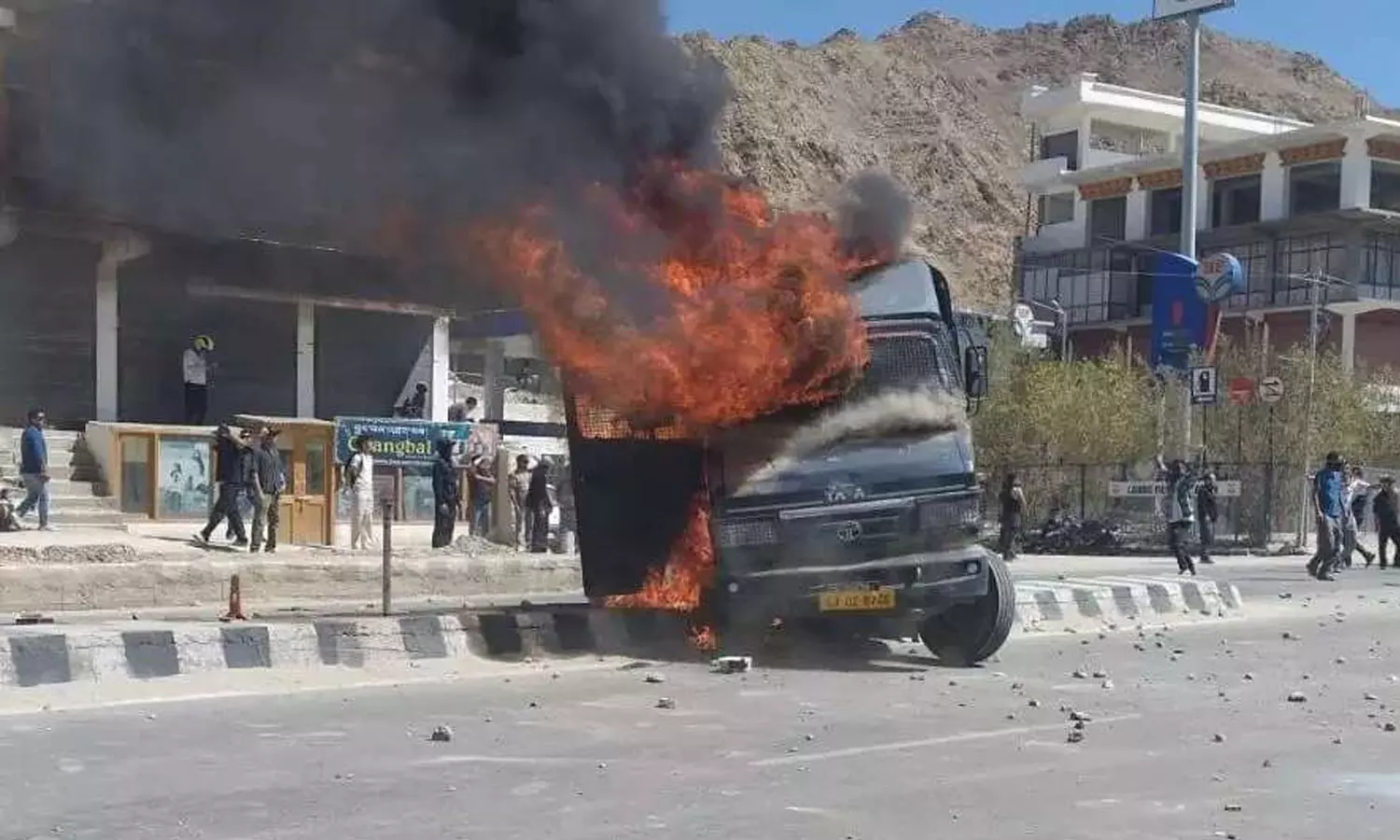 Center to continue peace talks in Ladakh Organizations want normal life to be ensured Center to continue peace talks in Ladakh Organizations want normal life to be ensured