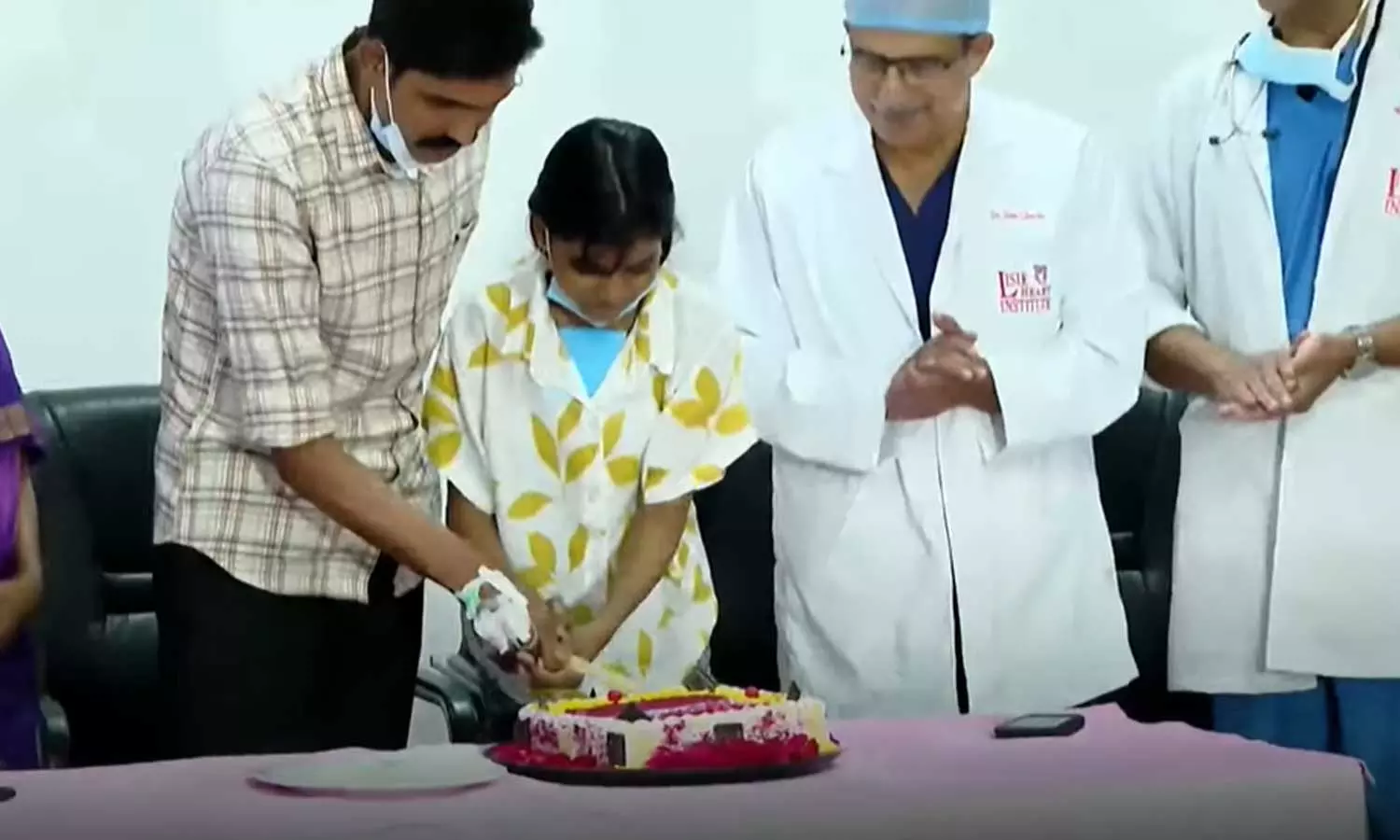 പുതു ഹൃദയത്തുടിപ്പുമായി അജിനും ആവണിയും വീട്ടിലേക്ക് മടങ്ങി