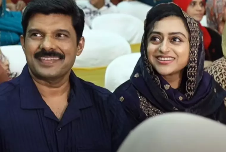 രണ്ടു പേരും അറിഞ്ഞില്ല,അത് അവസാന കാഴ്ചയായിരുന്നെന്ന്,ഇത് വാപ്പിച്ചി  ഉമ്മിച്ചിക്ക് പാടി കൊടുത്ത പാട്ടാണ്; വീഡിയോ പങ്കുവച്ച് നവാസിന്‍റെ മക്കൾ