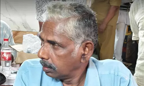 ചെടിച്ചട്ടി ഓർഡറിന് കൈക്കൂലി; കളിമൺ പാത്ര   നിർമാണ വിപണന ക്ഷേമ വികസന കോര്‍പറേഷൻ ചെയർമാൻ അറസ്റ്റിൽ