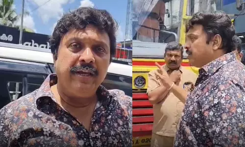 കൊല്ലത്ത് കെഎസ്ആർടിസി ബസ് തടഞ്ഞ് മന്ത്രിയുടെ മിന്നൽ പരിശോധന