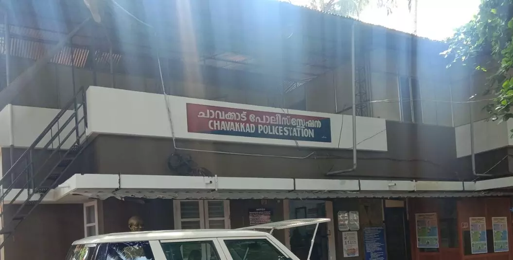 ചാവക്കാട് പൊലീസ് സ്റ്റേഷനിലെ എസ്ഐക്കും സിപിഒക്കും കുത്തേറ്റു