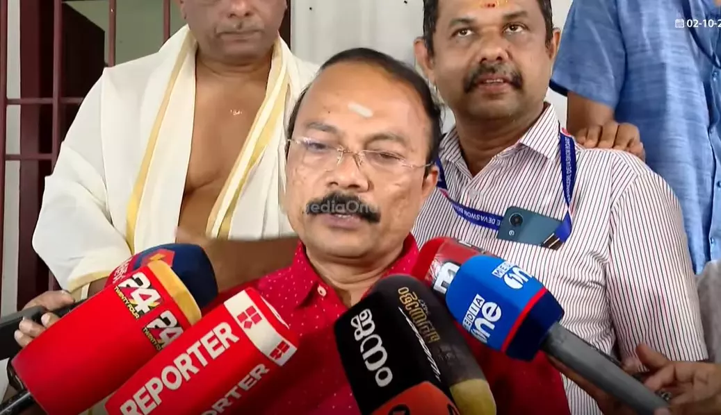 ശബരിമല സ്വര്‍ണപ്പാളി വിവാദം; വീഴ്ച സമ്മതിച്ച് ദേവസ്വം ബോര്‍ഡ്