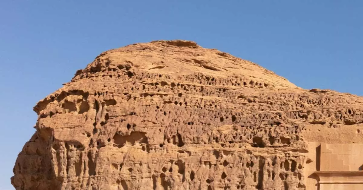 സൗദിയിലെ ടൂറിസ്റ്റ് മാർഗനിർദേശങ്ങൾ ലംഘിച്ചാൽ 25,000 റിയാൽ വരെ പിഴ