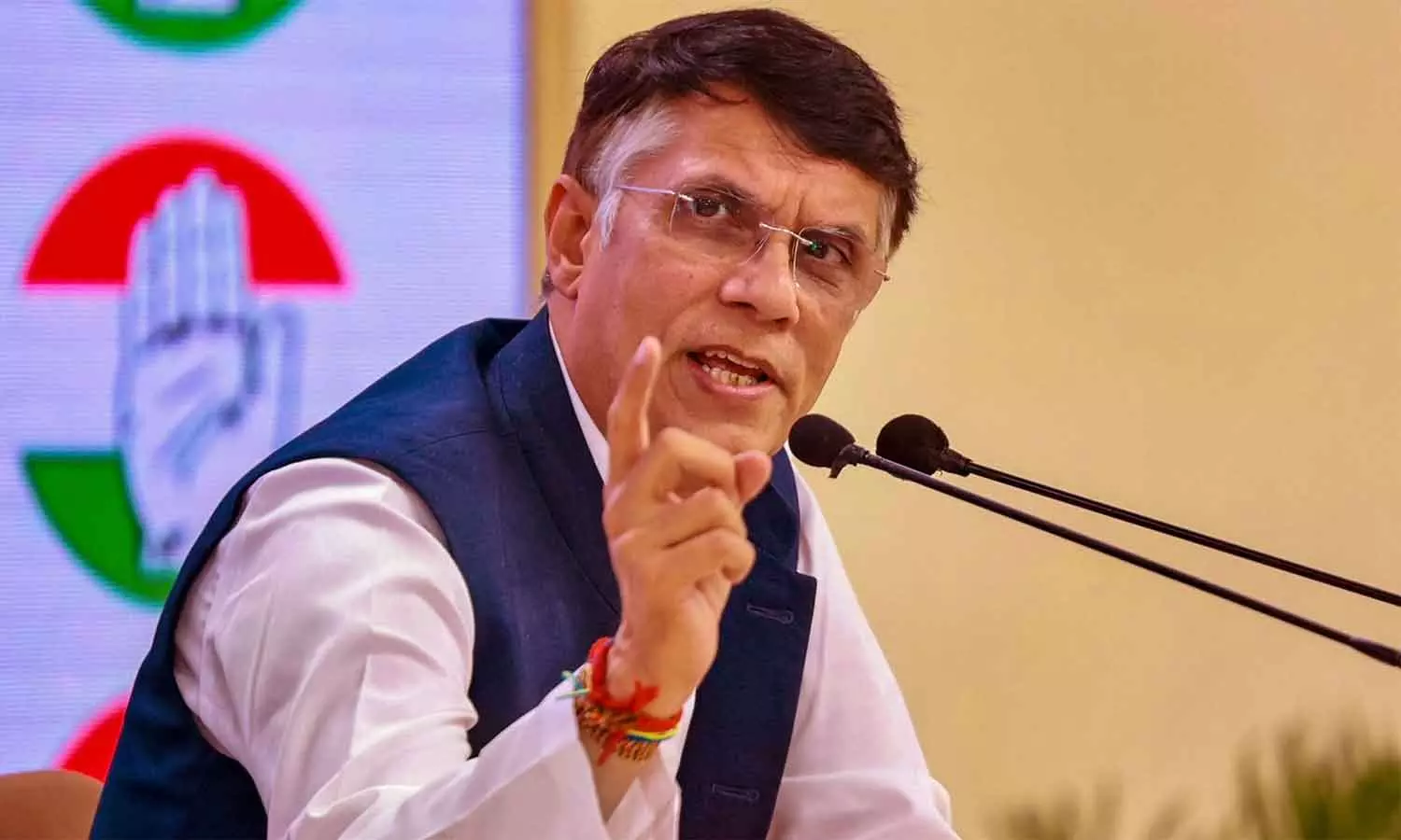 ബിജെപി അധികാരത്തിൽ നിന്ന് പുറത്തുപോകുന്ന നിമിഷം ആർഎസ്എസ്-ബിജെപി പ്രത്യയശാസ്ത്രത്തെ പാലിൽനിന്ന് ഈച്ചയെ എന്നപോലെ എടുത്ത് ദൂരെക്കളയും: പവൻ ഖേഡ ബിജെപി അധികാരത്തിൽ നിന്ന് പുറത്തുപോകുന്ന നിമിഷം ആർഎസ്എസ്-ബിജെപി പ്രത്യയശാസ്ത്രത്തെ പാലിൽനിന്ന് ഈച്ചയെ എന്നപോലെ എടുത്ത് ദൂരെക്കളയും: പവൻ ഖേഡ