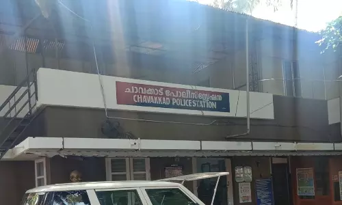 ചാവക്കാട് പൊലീസ് സ്റ്റേഷനിലെ എസ്ഐക്കും സിപിഒക്കും കുത്തേറ്റു