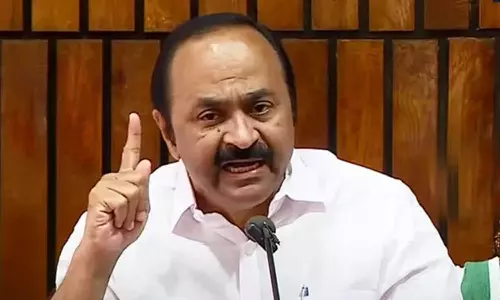 പിണറായി സർക്കാരുകളിലെ ദേവസ്വം മന്ത്രിമാരും പ്രസിഡന്റുമാരും ഉത്തരവാദികൾ: സ്വർണപ്പാളി വിവാദത്തിൽ വി.ഡി സതീശൻ പിണറായി സർക്കാരുകളിലെ ദേവസ്വം മന്ത്രിമാരും പ്രസിഡന്റുമാരും ഉത്തരവാദികൾ: സ്വർണപ്പാളി വിവാദത്തിൽ വി.ഡി സതീശൻ