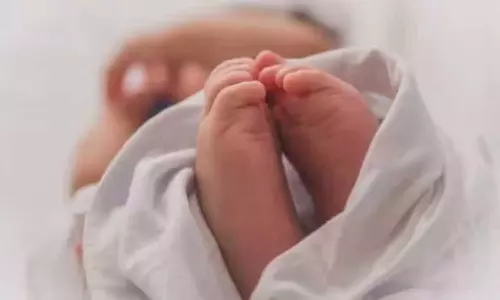 സര്‍ക്കാര്‍ ജോലി നഷ്ടമാകുമെന്ന് ഭയം; മൂന്ന് ദിവസം പ്രായമായ കുഞ്ഞിനെ ജീവനോടെ കുഴിച്ചിട്ട് ദമ്പതികൾ