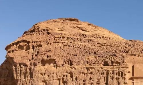 സൗദിയിലെ ടൂറിസ്റ്റ് മാർഗനിർദേശങ്ങൾ ലംഘിച്ചാൽ 25,000 റിയാൽ വരെ പിഴ