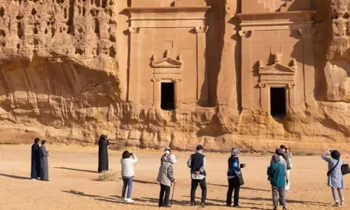 ടൂറിസം മേഖലയിലെ സ്വദേശിവത്കരണം ശക്തമാക്കാനൊരുങ്ങി സൗദി