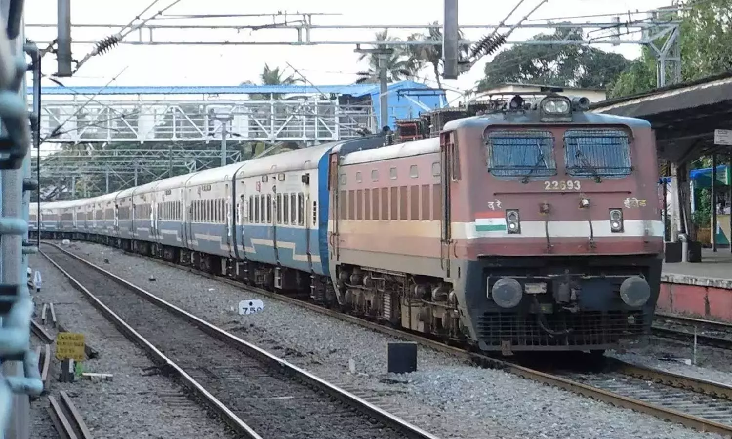ജനശതാബ്ദി എക്സ്പ്രസിന് ചങ്ങനാശ്ശേരിയിൽ സ്റ്റോപ്പ് അനുവദിച്ചു ജനശതാബ്ദി എക്സ്പ്രസിന് ചങ്ങനാശ്ശേരിയിൽ സ്റ്റോപ്പ് അനുവദിച്ചു