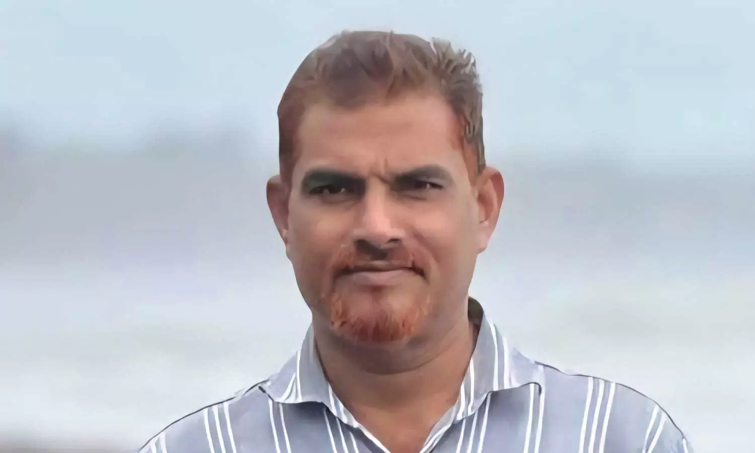 An expatriate who went home for vacation died after falling from a tree.