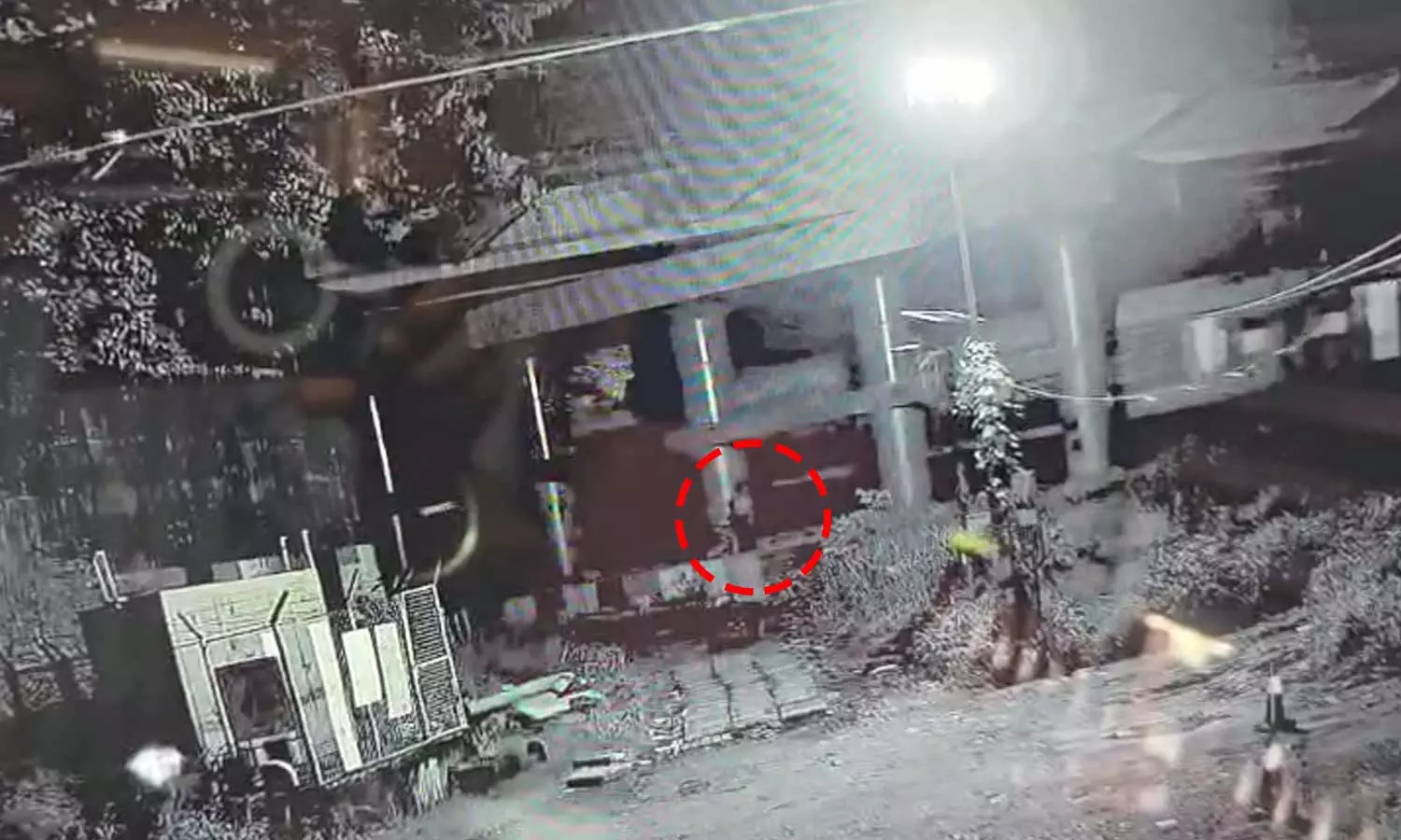 എറണാകുളത്ത് ട്രെയിനിന് നേരെ കല്ലെറിഞ്ഞ കേസിൽ രണ്ട് വിദ്യാർഥികൾ പിടിയിൽ