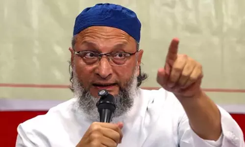 ഐ ലവ് മോദി എന്ന് പറയാനാവുന്ന രാജ്യത്ത് എന്തുകൊണ്ട് ഐ ലവ് മുഹമ്മ​ദ് എന്ന് പറഞ്ഞുകൂടാ; യുപി പൊലീസിനെതിരെ അസദുദ്ദീൻ ഉവൈസി