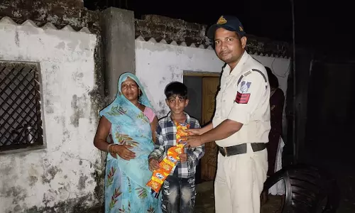 Mother denies Kurkure and beats 8-year-old boy calls cops in Madhya Pradesh