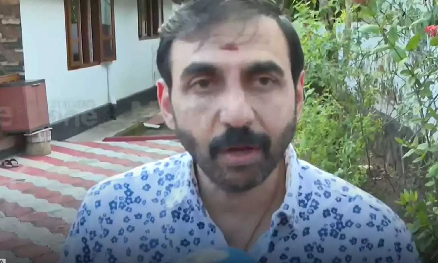 സ്വർണപ്പാളി വിവാദം: ഉണ്ണികൃഷ്ണൻ പോറ്റിയെ ദേവസ്വം വിജിലൻസ് ഇന്ന് ചോദ്യം ചെയ്തേക്കും സ്വർണപ്പാളി വിവാദം: ഉണ്ണികൃഷ്ണൻ പോറ്റിയെ ദേവസ്വം വിജിലൻസ് ഇന്ന് ചോദ്യം ചെയ്തേക്കും