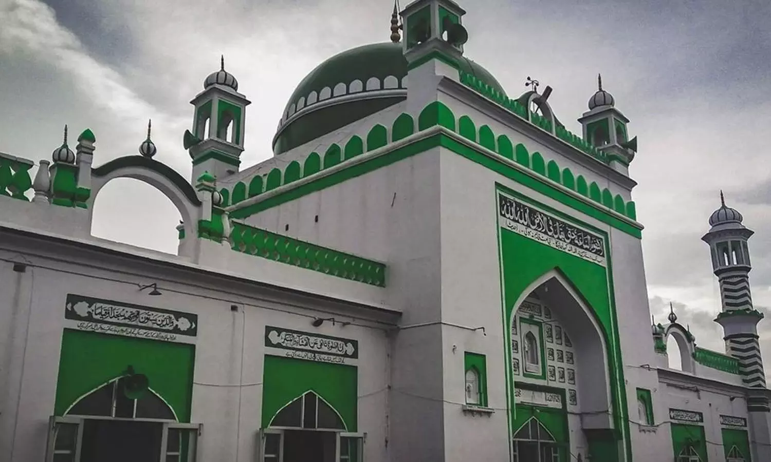 സംഭൽ മസ്ജിദ്: പൊളിക്കൽ നടപടി സ്റ്റേ ചെയ്യാൻ വിസമ്മതിച്ച് അലഹബാദ് ഹൈക്കോടതി സംഭൽ മസ്ജിദ്: പൊളിക്കൽ നടപടി സ്റ്റേ ചെയ്യാൻ വിസമ്മതിച്ച് അലഹബാദ് ഹൈക്കോടതി