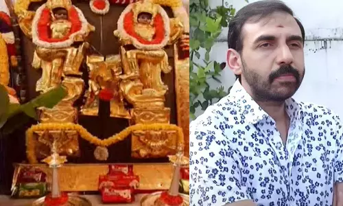 40 വർഷത്തെ വാറന്റി ഉപേക്ഷിച്ചു, നഷ്ടം 18 ലക്ഷം; ഉണ്ണികൃഷ്ണൻ പോറ്റിയുമായുള്ള ഇടപാടുകൾ അവസാനിപ്പിച്ച് ദേവസ്വം ബോർഡ് 40 വർഷത്തെ വാറന്റി ഉപേക്ഷിച്ചു, നഷ്ടം 18 ലക്ഷം; ഉണ്ണികൃഷ്ണൻ പോറ്റിയുമായുള്ള ഇടപാടുകൾ അവസാനിപ്പിച്ച് ദേവസ്വം ബോർഡ്