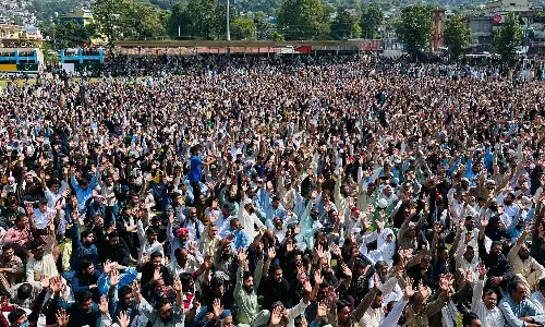 പാക് അധീന കശ്മീരിലെ സംഘർഷം: പ്രതിഷേധക്കാരുടെ ആവശ്യങ്ങൾ അംഗീകരിച്ച് പാക് ഭരണകൂടം