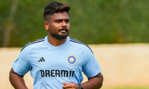 സഞ്ജുവിന് മുകളിൽ ജുറേലിനെ പരിഗണിച്ചത് ബാറ്റിങ് ഓർഡർ കൂടി കണക്കിലെടുത്ത് ; വിചിത്ര മറുപടിയുമായി സെലെക്ടർ അജിത് അഗാർക്കർ