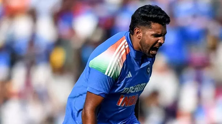 ഹർഷിത് റാണ എങ്ങനെ മൂന്ന് ഫോർമാറ്റിലും; ചർച്ചകൾക്ക് ചൂടുപിടിക്കുന്നു ഹർഷിത് റാണ എങ്ങനെ മൂന്ന് ഫോർമാറ്റിലും; ചർച്ചകൾക്ക് ചൂടുപിടിക്കുന്നു