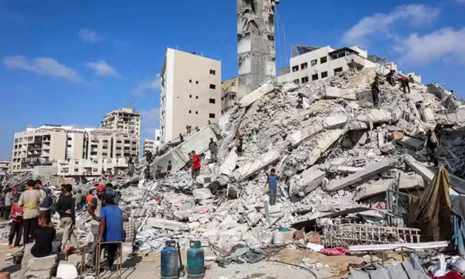 ഇസ്രായേല് ആക്രമണത്തില് തകര്ന്ന ഗസ്സയിലെ കെട്ടിടം
