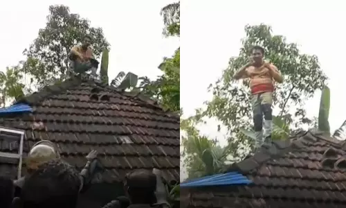 തൃശൂരിൽ അച്ഛനെ മാരകമായി വെട്ടിപരിക്കേൽപ്പിച്ച് ഭീകരാന്തരീക്ഷം സൃഷ്ടിച്ച് മകന്‍; വീടിന്‍റെ മുകളില്‍ കയറി ആത്മഹത്യാ ഭീഷണി