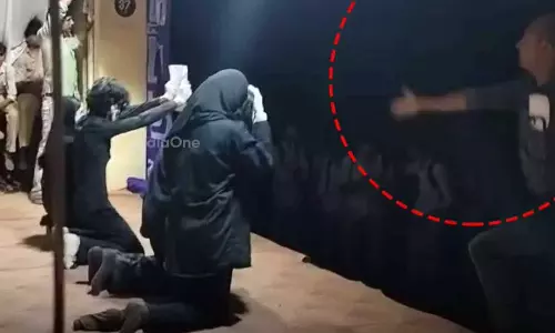 ഫലസ്തീൻ അനുകൂല മൈം തടഞ്ഞ സംഭവം:  കലോത്സവം നിർത്തിവയ്ക്കാൻ കാരണം വിദ്യാർഥി സംഘർഷം; അധ്യാപകനെ സംരക്ഷിച്ച് ഡിഡിഇ റിപ്പോർട്ട്