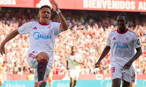 Barcelona suffer shock defeat at Sevilla in La Liga, 4-1