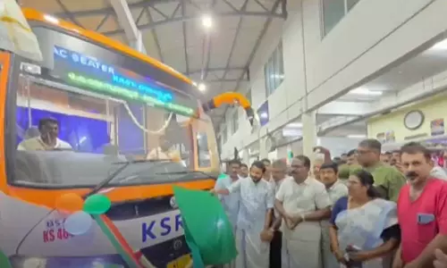 അറിയിക്കാതെ പരിപാടി നടത്തി; രാഹുൽ മാങ്കൂട്ടത്തിൽ KSRTC ബസ് ഫ്ലാഗ് ഓഫ് ചെയ്തതിനെച്ചൊല്ലി കോൺഗ്രസിലും എതിര്‍പ്പ്