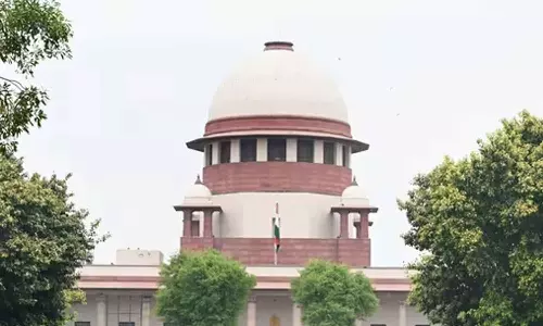 ചീഫ് ജസ്റ്റിസിനെ ആക്രമിക്കാനുള്ള ശ്രമം:  അഭിഭാഷകൻ രാകേഷ് കിഷോറിനെ സസ്‌പെൻഡ് ചെയ്ത് ബാർ കൗൺസിൽ