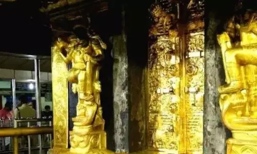 സ്വര്ണപ്പാളി വിവാദം; സമരത്തിലേക്ക് കോൺഗ്രസ്, മേഖലാജാഥകൾ സംഘടിപ്പിക്കും സ്വര്ണപ്പാളി വിവാദം; സമരത്തിലേക്ക് കോൺഗ്രസ്, മേഖലാജാഥകൾ സംഘടിപ്പിക്കും