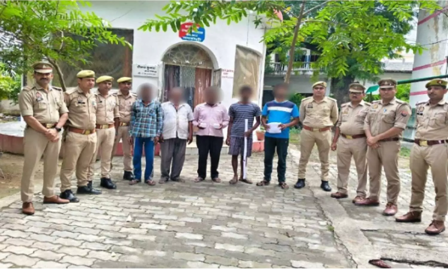 റായ്ബറേലിയിൽ മോഷ്ടാവെന്നാരോപിച്ച് ദലിത് യുവാവിനെ തല്ലിക്കൊന്നു; വിമർശനവുമായി കോൺഗ്രസ് റായ്ബറേലിയിൽ മോഷ്ടാവെന്നാരോപിച്ച് ദലിത് യുവാവിനെ തല്ലിക്കൊന്നു; വിമർശനവുമായി കോൺഗ്രസ്