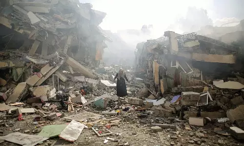 മണ്ണിലലിഞ്ഞ പതിനായിരങ്ങൾ തകർന്നടിഞ്ഞ ജീവിതങ്ങൾ;  യുദ്ധം കവർന്നെടുത്ത ഗസ്സയുടെ ഭൂമിയും ആകാശവും