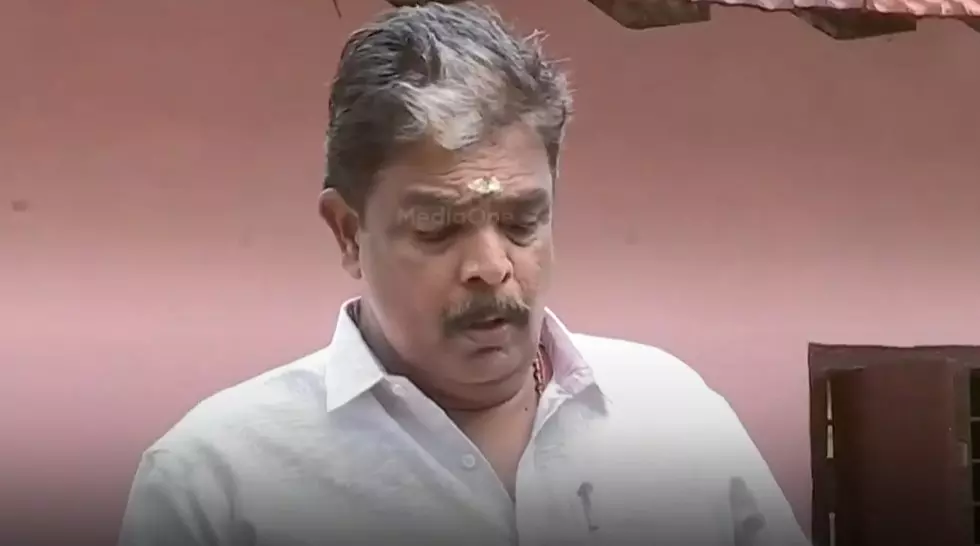 ദേവസ്വം ബോർഡ് അറിയാതെ നാഗപ്പാത്തികൾ വിളക്കിച്ചേർത്തു; മുരാരി ബാബു ഏറ്റുമാനൂരിലും ക്രമക്കേട് നടത്തി