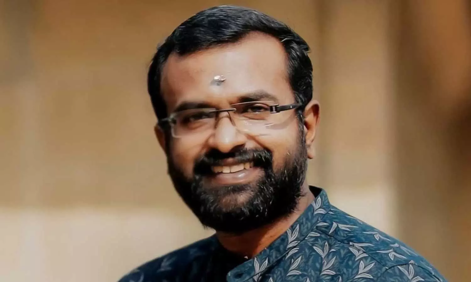 പി. അരവിന്ദാക്ഷന്‍ അവാര്‍ഡ് മാധ്യമം ലേഖകൻ അനിരു അശോകിന്