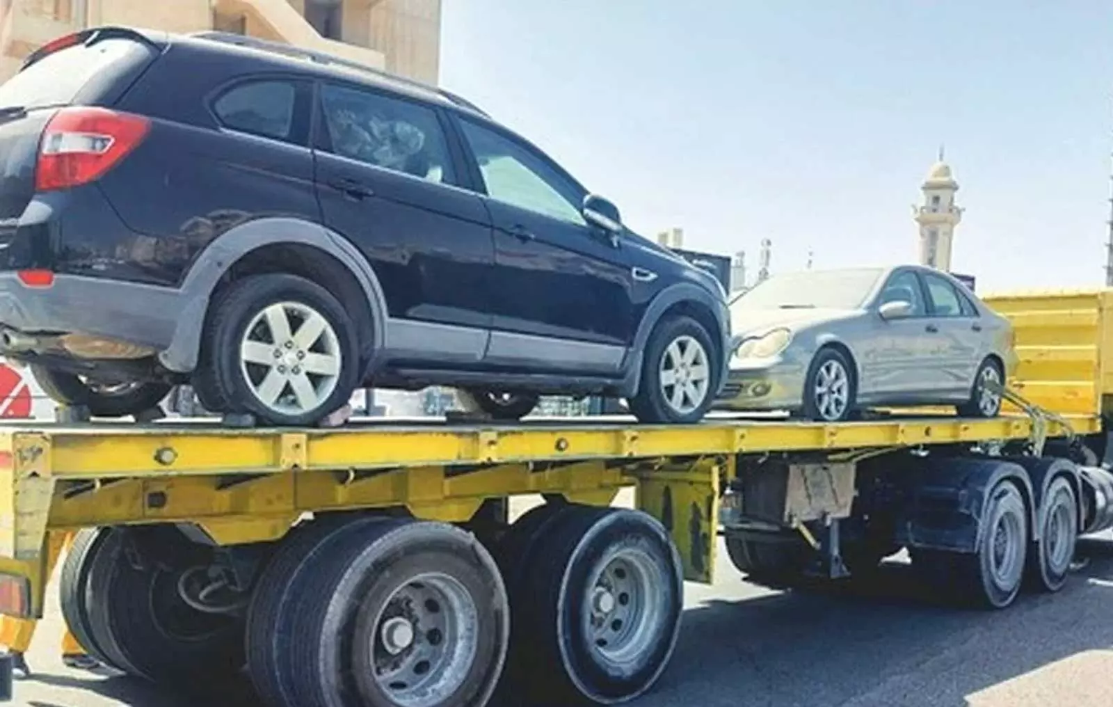 കുവൈത്തിലെ മുബാറക് അൽകബീറിൽ ഉപേക്ഷിക്കപ്പെട്ട 27 കാറുകൾ നീക്കി, പാഴ്വസ്തുക്കളും ബോട്ടുകളും നീക്കംചെയ്തു