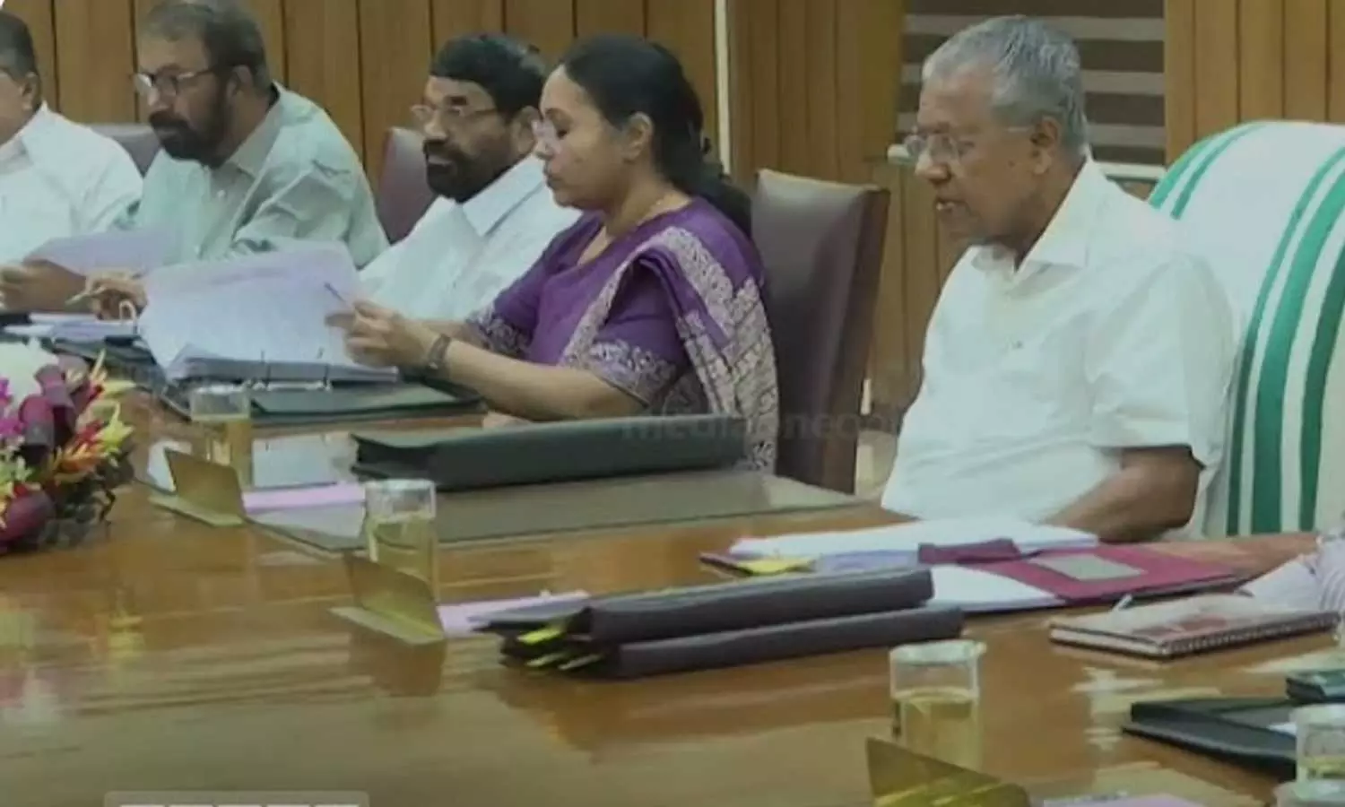 വികസന ക്ഷേമ പ്രവർത്തനങ്ങൾക്ക് ജനാഭിപ്രായം തേടാൻ സർക്കാർ. നിയമസഭാ തെരഞ്ഞെടുപ്പിന് മുമ്പ് പരിപാടി സംഘടിപ്പിക്കാൻ മന്ത്രിസഭായോഗ തീരുമാനം