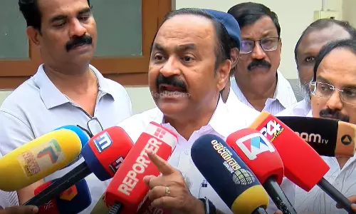 ശബരിമല സ്വർണക്കൊള്ളയിലെ കോടീശ്വരൻ ആരാണെന്ന് സിപിഎമ്മിനും കടകംപള്ളിക്കും അറിയാം: വി.ഡി സതീശൻ ശബരിമല സ്വർണക്കൊള്ളയിലെ കോടീശ്വരൻ ആരാണെന്ന് സിപിഎമ്മിനും കടകംപള്ളിക്കും അറിയാം: വി.ഡി സതീശൻ