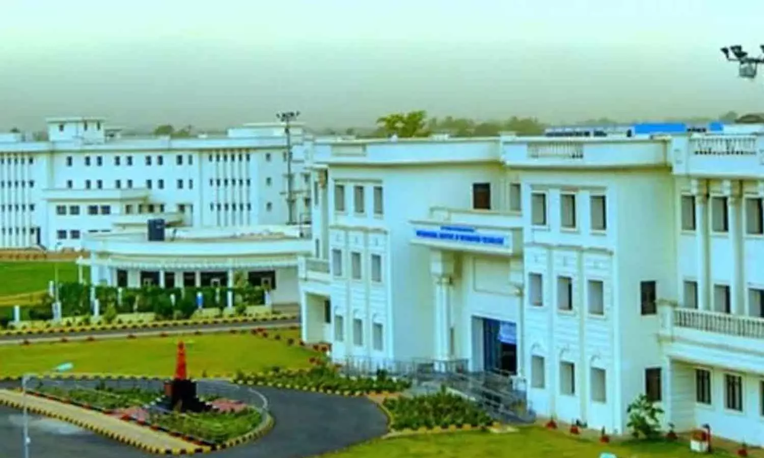 ഛത്തീസ്ഗഡില് എഐ ഉപയോഗിച്ച് വിദ്യാർഥിനികളുടെ അശ്ലീല ചിത്രം നിർമിച്ചു; എൻജിനീയറിങ് വിദ്യാർഥിക്ക് സസ്പെൻഷൻ ഛത്തീസ്ഗഡില് എഐ ഉപയോഗിച്ച് വിദ്യാർഥിനികളുടെ അശ്ലീല ചിത്രം നിർമിച്ചു; എൻജിനീയറിങ് വിദ്യാർഥിക്ക് സസ്പെൻഷൻ