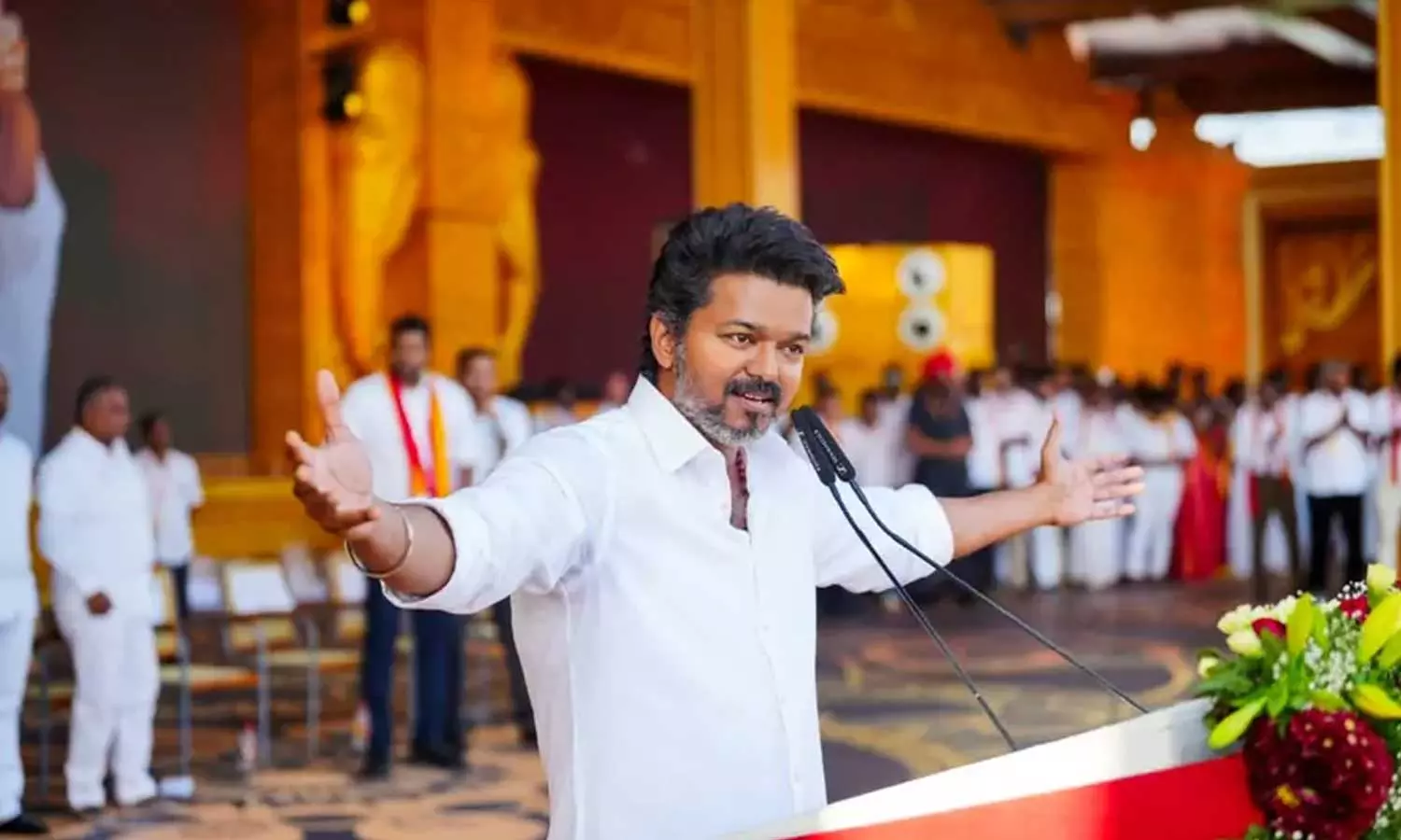 കരൂർ ദുരന്തത്തിന് പിന്നാലെ വിജയ് എന്‍ഡിഎയിലേക്ക്?; തീരുമാനം പൊങ്കലിന് ശേഷമെന്ന് നടന്‍