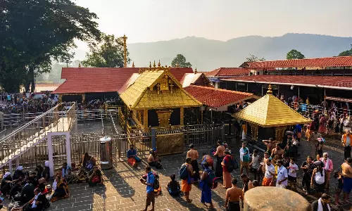 ശബരിമലയിലെ വിലപിടിപ്പുള്ള വസ്തുക്കളുടെ കണക്കെടുക്കും; ജസ്റ്റിസ് കെ.ടി.ശങ്കരൻ ശനിയാഴ്ച സന്നിധാനത്തെത്തും ശബരിമലയിലെ വിലപിടിപ്പുള്ള വസ്തുക്കളുടെ കണക്കെടുക്കും; ജസ്റ്റിസ് കെ.ടി.ശങ്കരൻ ശനിയാഴ്ച സന്നിധാനത്തെത്തും