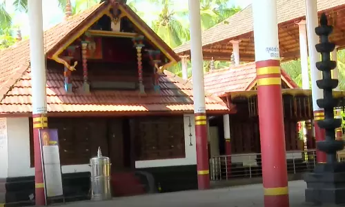 ബാലുശ്ശേരി കോട്ട ക്ഷേത്രത്തിൽ സ്വർണം കാണാതായ സംഭവം: മുൻ എക്സിക്യൂട്ടീവ് അംഗം ടി.ടി വിനോദിനെതിരെ കൂടുതൽ ക്ഷേത്ര സമിതികൾ രംഗത്ത്