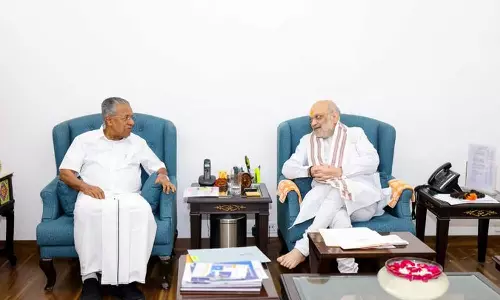 മാവോയിസ്റ്റ് ബാധിത മേഖലയിൽ നിന്ന് കണ്ണൂർ, വയനാട് ജില്ലകളെ ഒഴിവാക്കിയത് പുനഃപരിശോധിക്കണം: മുഖ്യമന്ത്രി