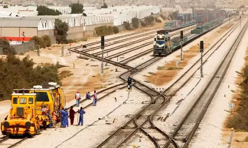 ഖത്തർ - സൗദി റെയിൽ; കരടുരൂപത്തിന് ഖത്തർ അംഗീകാരം നൽകി
