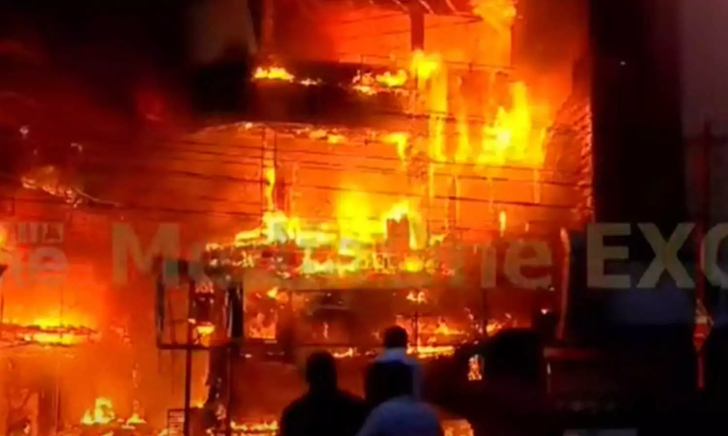 തളിപ്പറമ്പ് തീപിടിത്തം; അമ്പത് കോടിയുടെ നഷ്ടമെന്ന് നിഗമനം തളിപ്പറമ്പ് തീപിടിത്തം; അമ്പത് കോടിയുടെ നഷ്ടമെന്ന് നിഗമനം