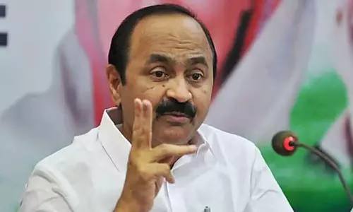 ശബരിമല സ്വര്ണക്കൊള്ള: ഉണ്ണികൃഷ്ണൻ പോറ്റിയെ പിടികൂടിയാൽ പല സിപിഎം നേതാക്കളും അകത്താകും; വി.ഡി സതീശൻ ശബരിമല സ്വര്ണക്കൊള്ള: ഉണ്ണികൃഷ്ണൻ പോറ്റിയെ പിടികൂടിയാൽ പല സിപിഎം നേതാക്കളും അകത്താകും; വി.ഡി സതീശൻ