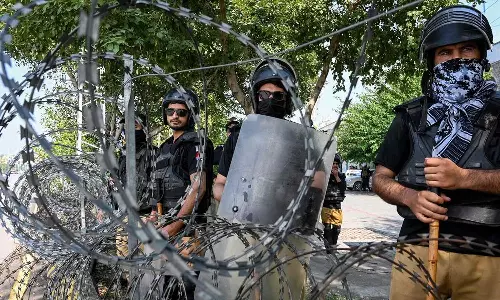 വടക്കുകിഴക്കൻ പാകിസ്താനിലെ ഭീകരാക്രമണം: ഉത്തരവാദിത്തമേറ്റ് പാക് താലിബാൻ വടക്കുകിഴക്കൻ പാകിസ്താനിലെ ഭീകരാക്രമണം: ഉത്തരവാദിത്തമേറ്റ് പാക് താലിബാൻ